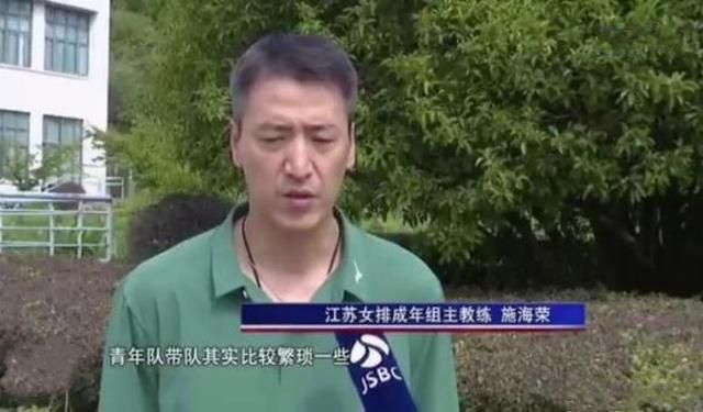 淫乱房仲俏同事2